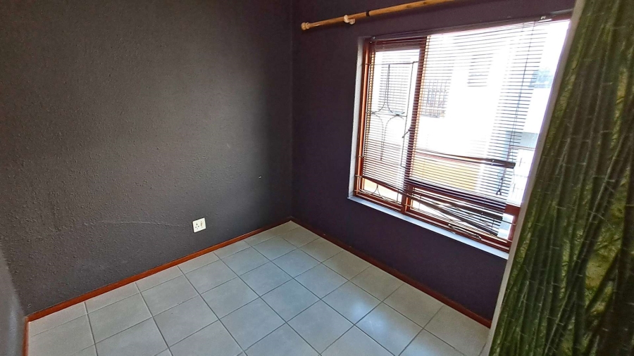 To Let 3 Bedroom Property for Rent in Fairfield Estate Western Cape